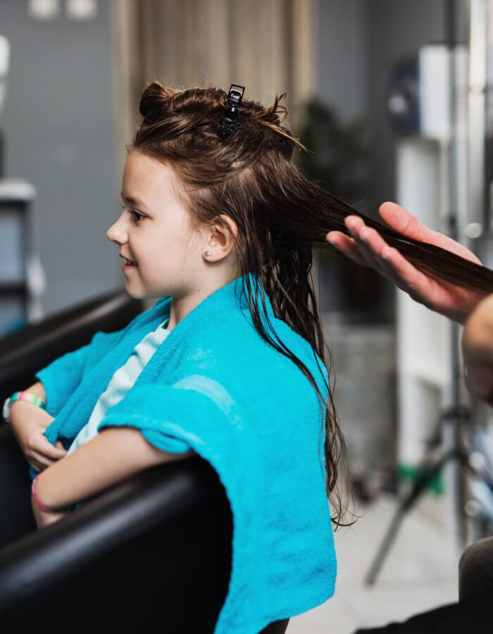 Coiffure Enfants chez la coiffeuse - Ideal Hair by Eva à Essey-Les-